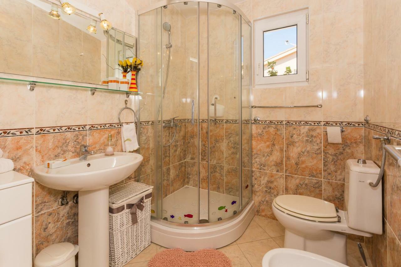 טרוגיר Apartments Meri מראה חיצוני תמונה